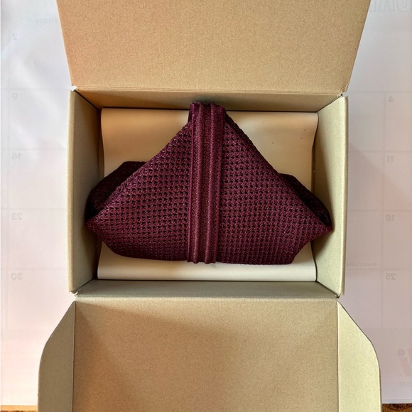 NWT Rothy's The Party Pouch in Garnet Sparkle - Picture 9 of 14